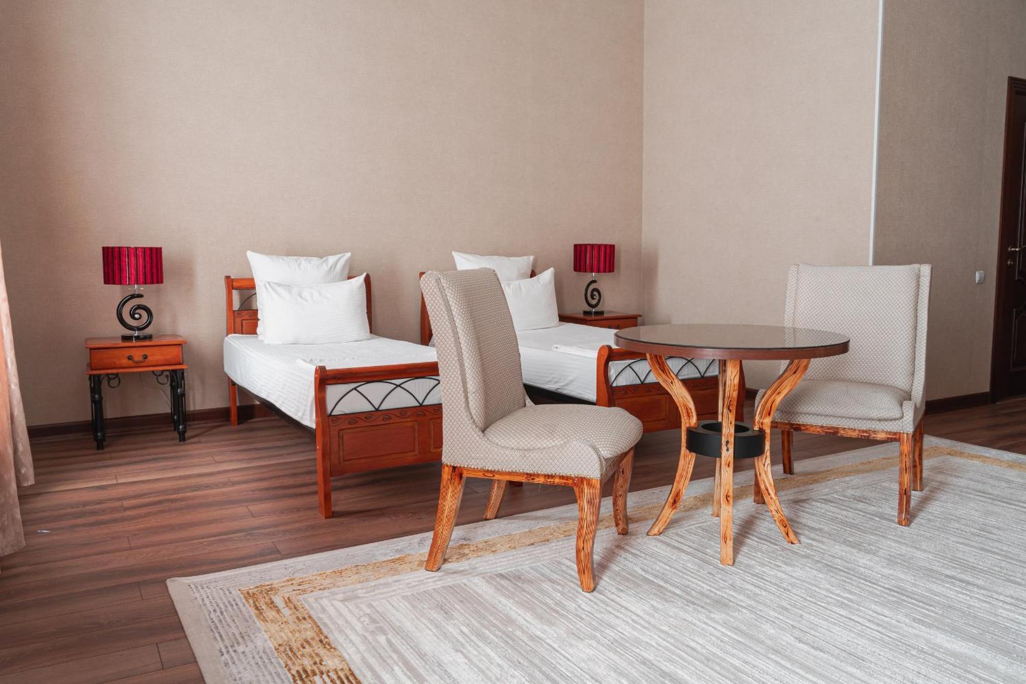 Altair Hotel Shymkent Exterior foto